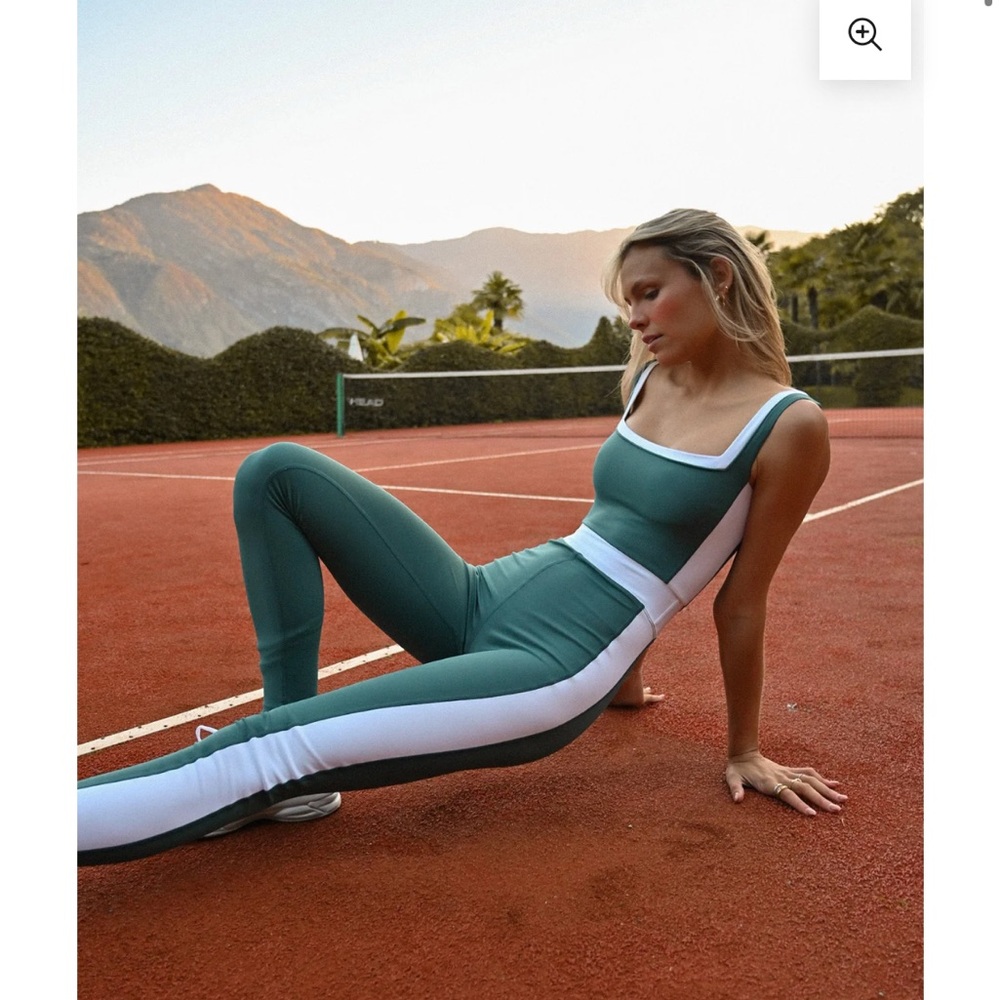 Elegant Teal and White Jumpsuit - Picture 3 of 3